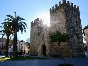 Alcúdia, Porta de Sant Sebastià op Mallorca van Judith van Wijk