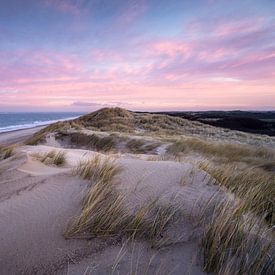 Pink sky over the dunes of Ouddorp by Ellen van den Doel