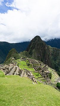 Peru - Zicht op Machu Picchu van Eline Willekens