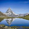 Matterhorn mit Reflektion (Schweiz) von Gerard Van Delft