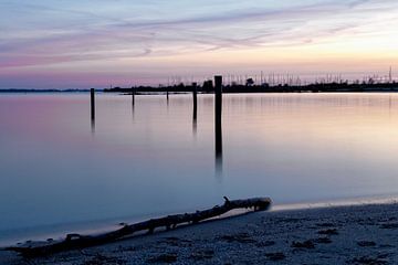 Hafen bei Sonnenuntergang von Miranda van Hulst