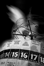 World time clock in Berlin 05