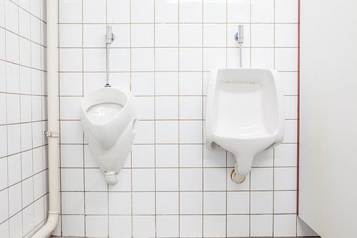 Urinoirs bij de mannen toilet