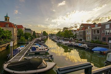 Dordrecht aan de Wijnhaven by Dirk van Egmond