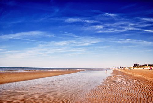 Strand tussen Koksijde en Oostduinkerke op een prachtige dag