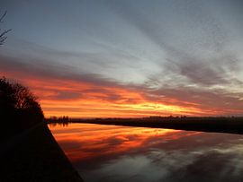 zonsondergang langs de Gouwe van bert jorritsma