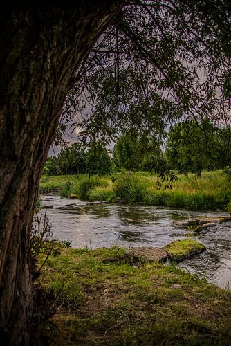 rivier met stenen