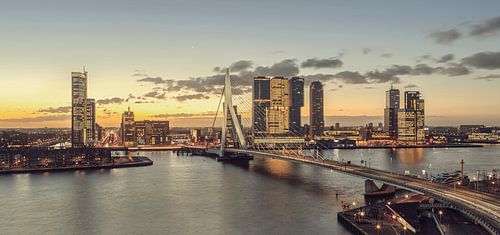 Rotterdam bij ochtendgloren