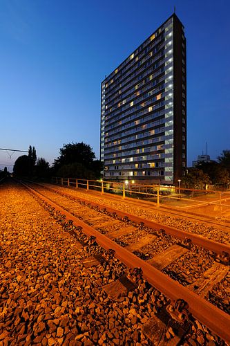 IBB high-rise flat on Ina Boudier-Bakkerlaan in Utrecht by Donker Utrecht