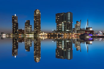 Wilhelminapier in spiegelbeeld