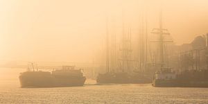 Stadtansicht von Kampen im Nebel.
