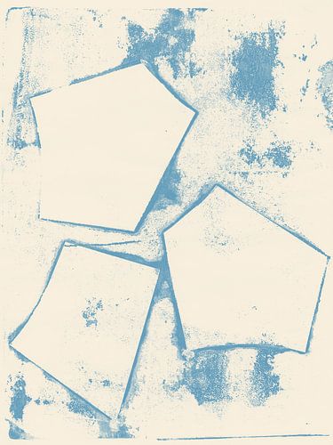 Abstracte vormen in wit en lichtblauw.