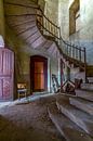 Spiraaltrap in een verlaten klokkentoren van Frans Nijland thumbnail