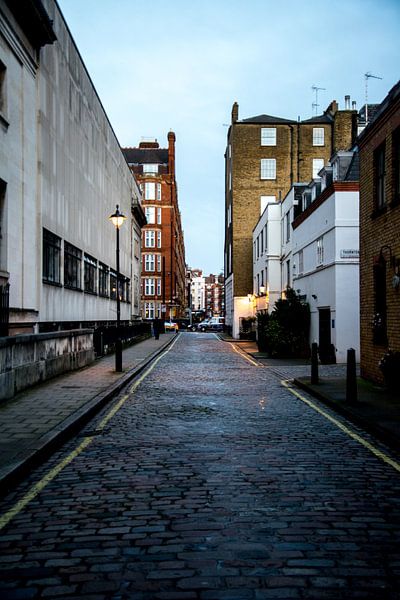 London by Hello Pompoyo