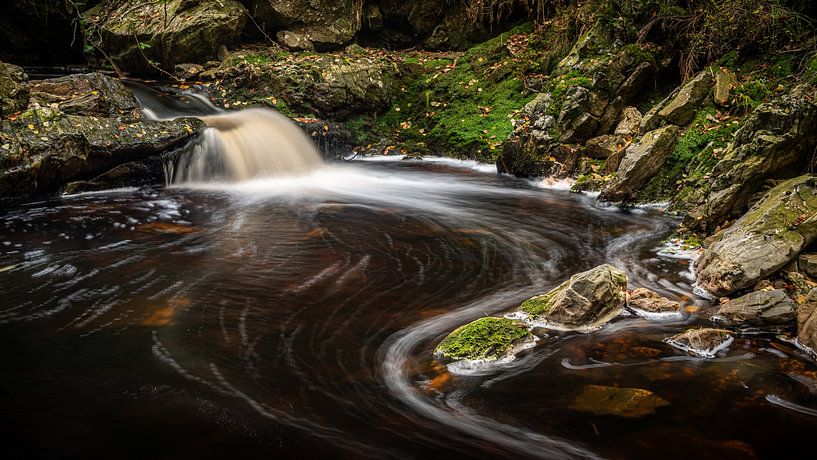 Getzbach dark waters van Guy Lambrechts
