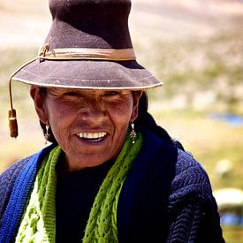 Peruaanse vrouw in de Valle de Colca van Blijvanreizen.nl Webshop