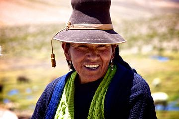 Peruaanse vrouw in de Valle de Colca van Blijvanreizen.nl Webshop