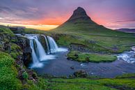 Kirkjufell en Kirkjufellsfoss, IJsland van Joep de Groot thumbnail