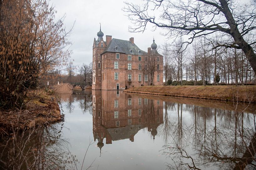 Cannenburgh castle reflected by Mandy Schipper