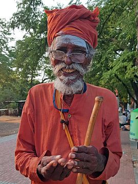 Indiase sadhu langs de weg in Tiruvannamalai Tamil Nadu van Eye on You