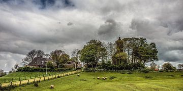 Hogebeintum, de hoogste terp van Friesland met een zware lucht. van Harrie Muis