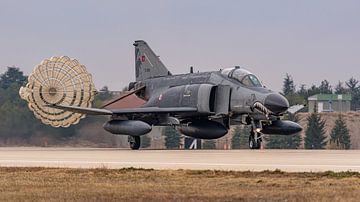 McDonnell Douglas F-4E Phantom II van de Turkse luchtmacht. van Jaap van den Berg