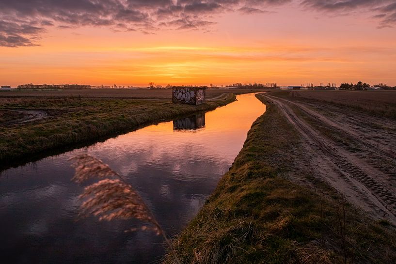 Zonsopkomst. van Corné Ouwehand