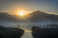 Sonnenaufgang und Morgennebel unter der Wachsenburg