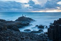 Magischer Abend am Giants Causeway in Nordirland