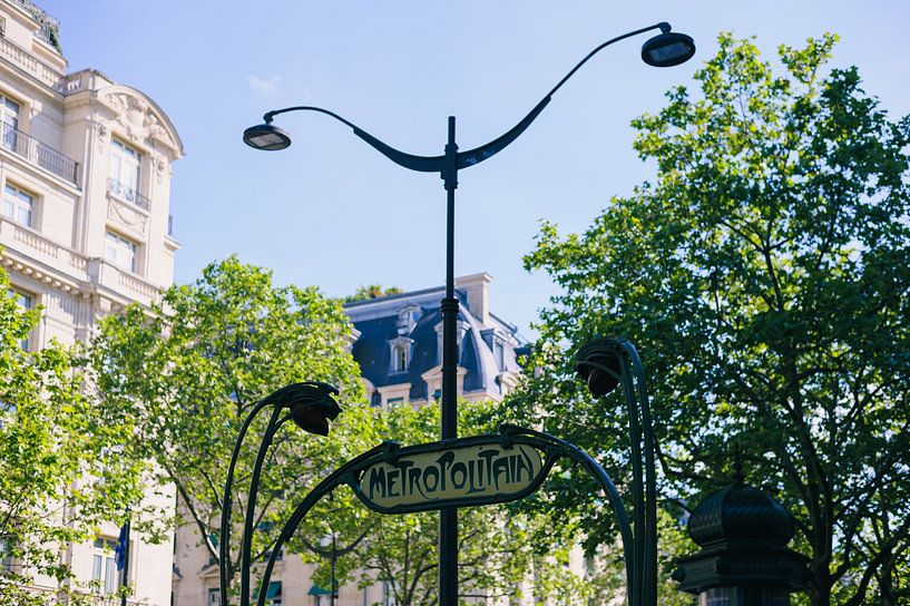 Metro Paris by Luis Emilio Villegas Amador