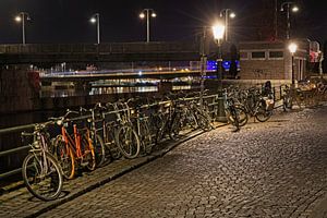 Parking à vélos le long de la Meuse sur Rob Boon