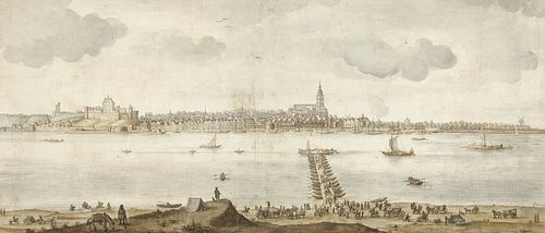 Gezicht op Nijmegen vanover de Waal, anoniem