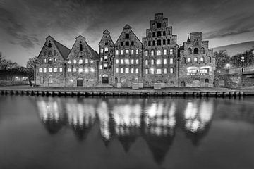 Historic houses in the old town of Lübeck by Manfred Voss, Schwarz-weiss Fotografie