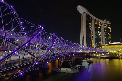 Marina Bay Sands mit Helix-Brücke