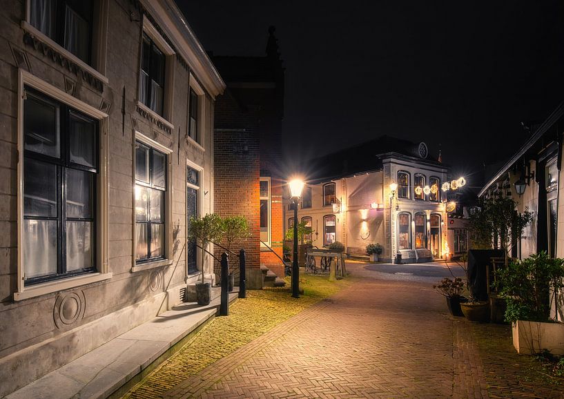 Sfeervol straatje op Texel. van Justin Sinner Photography ( Fotograaf op Texel)