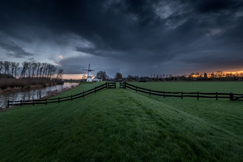 Beautiful sky above mill the Butterfly, pearl of the Betuwe by Moetwil en van Dijk - Fotografie