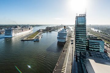 Amsterdam verwelkomt cruiseschip MSC Splendida van Renzo Gerritsen