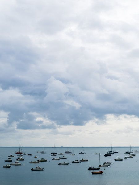 Vue de la Plage de Port Mer par Mr White Takes Pictures