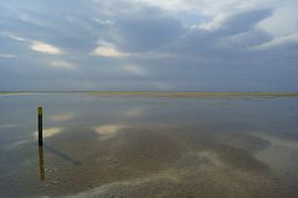Strand bij Ouddorp by Michel van Kooten