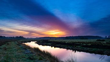 Sonnenaufgang in Friesland von Tom Holmes