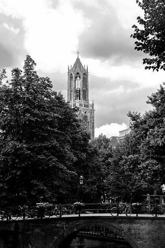 Le Dom d'Utrecht en noir et blanc sur l'Oudegracht Utrecht centre