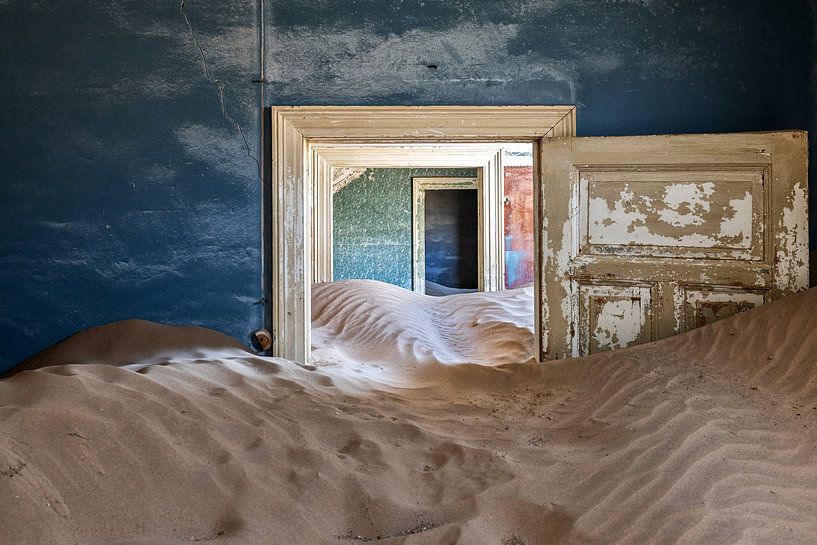 Kolmanskop 4 by Henk Leijen