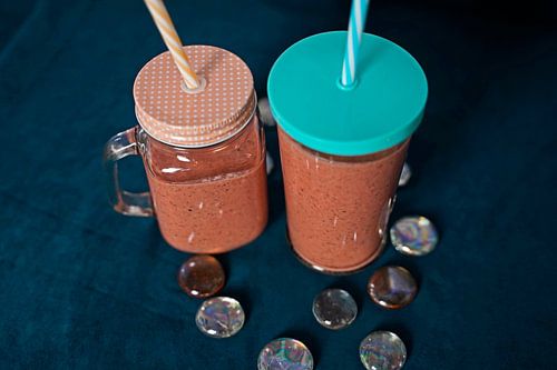 Chiazaden kokosmelk fruitshake in een potje