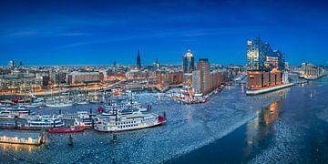 Winter night skyline of Hamburg by Michael Abid