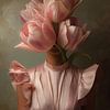 Surrealistisches Porträt mit rosa Tulpen von But First Framing