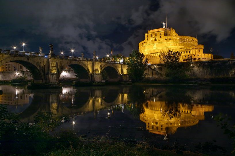 Rome - Castel Sant&#039;Angelo bij nacht van t.ART