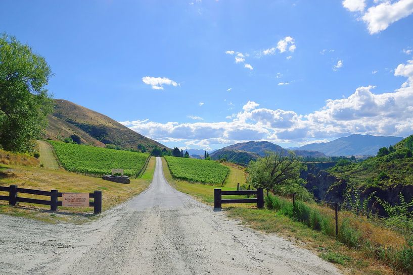 Entrée de la ferme de Chard par Frank's Awesome Travels