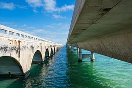 USA, Florida, Ocean water under the Seven Mile Bridge by adventure-photos