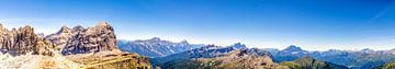 Vue depuis le sommet de la montagne Falzarego dans les Dolomites sur Rene Siebring