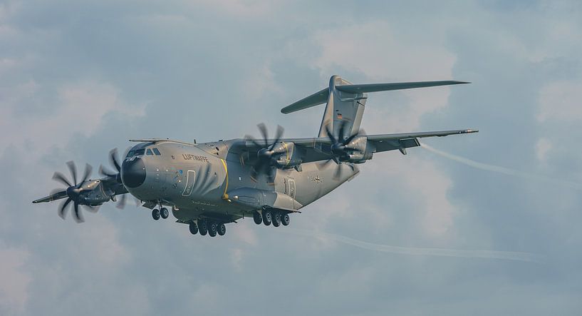 Landing Airbus A400M Atlas of the Luftwaffe. by Jaap van den Berg